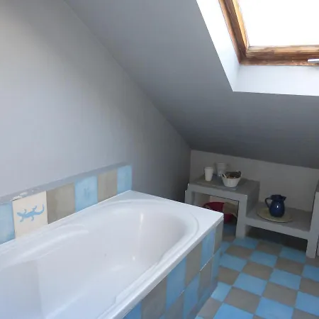 3 Cardinalis Apartment